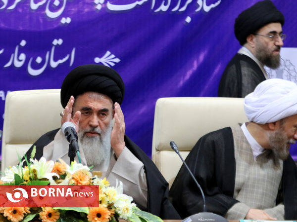 آیین تجلیل از دست اندرکاران برتر ستاد بزرگداشت چهلمین سالگردپیروزی انقلاب اسلامی در شیراز