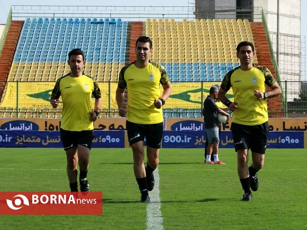 در حاشیه دیدار تیم های فوتبال صنعت نفت - شمس آذر قزوین