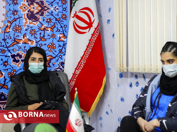 حضور  کادر فنی و بازیکنان تیم بسکتبال بانوان آینده سازان اراک در دفتر خبرگزاری برنا