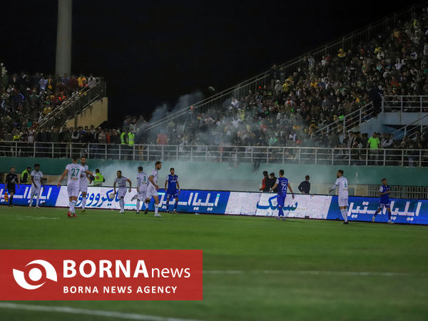 در حاشیه دیدار تیم های فوتبال آلومینیوم - استقلال