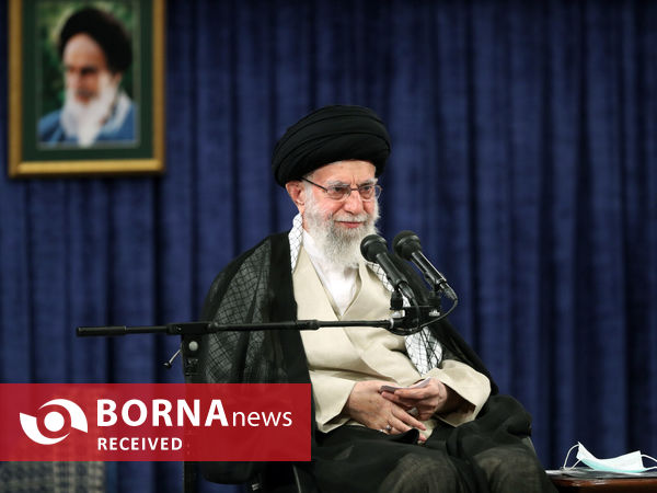 دیدار صدها نفر از مردم استان اصفهان با مقام معظم رهبری