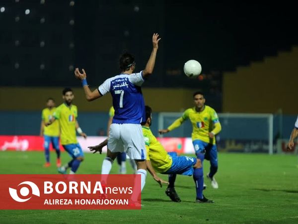 دیدار تیم های فوتبال صنعت نفت - استقلال