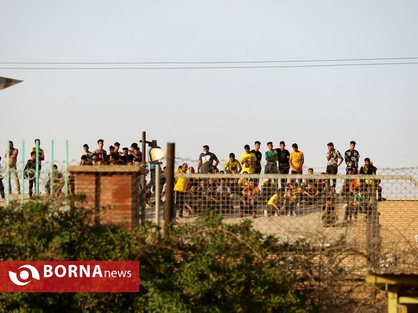 دیدار تیم های فوتبال صنعت نفت - سپاهان