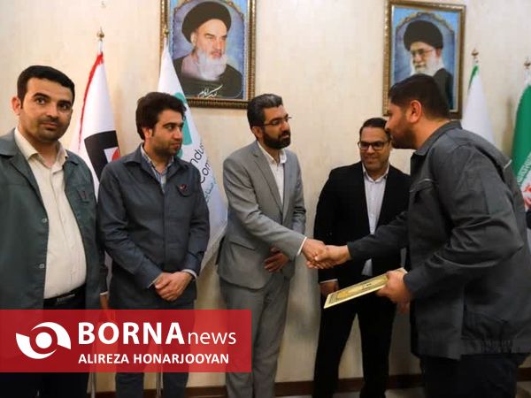 تجلیل از کارگران واحدهای تولیدی و صنعتی اروند