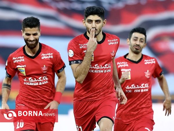 دیدار تیم های فوتبال پرسپولیس -  گل‌گهر