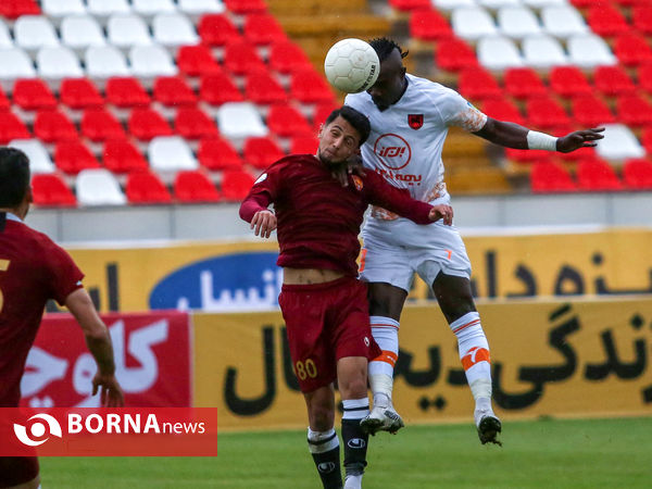 دیدار تیم های پدیده مشهد و مس رفسنجان