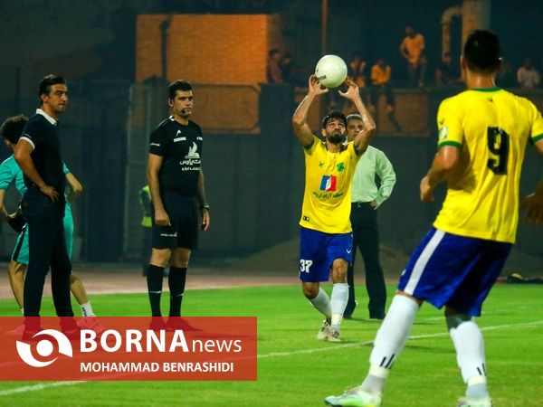 دیدار تیم های فوتبال صنعت نفت - آلومینیوم