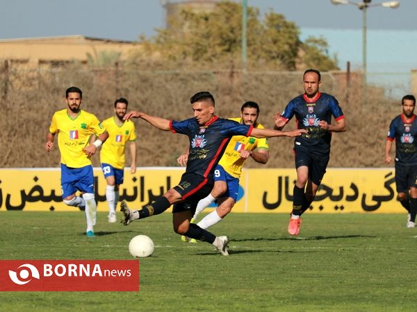دیدار تیم های فوتبال صنعت نفت - نساجی
