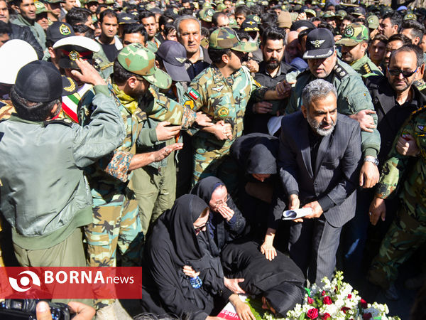 تشییع پیکر سه شهید هوانیروز در حادثه سقوط بالگرد امدادی