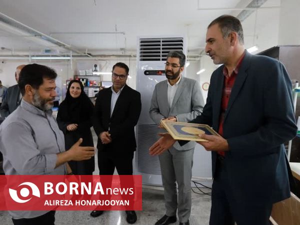 تجلیل از کارگران واحدهای تولیدی و صنعتی اروند