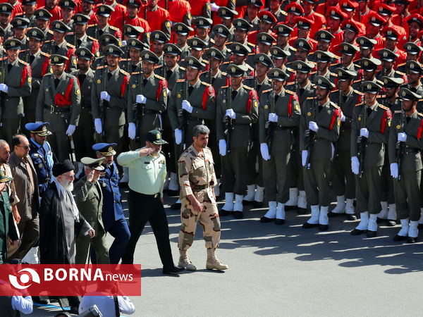 حضور فرمانده کل قوا در مراسم دانش‌آموختگی دانشجویان دانشگاه‌های افسری ارتش