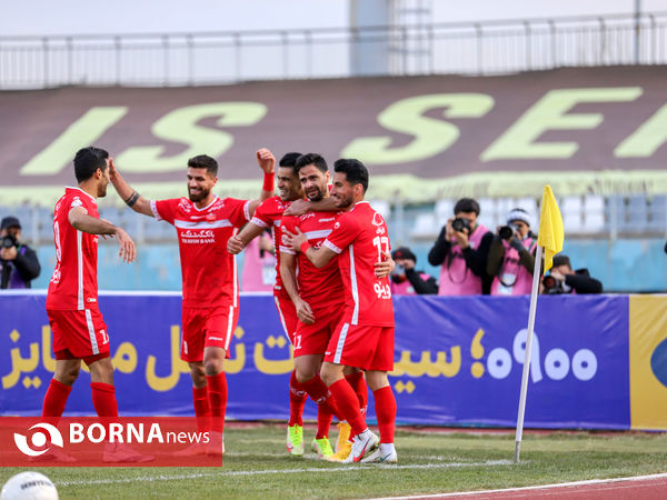 دیدار تیم های فوتبال سپاهان- پرسپولیس