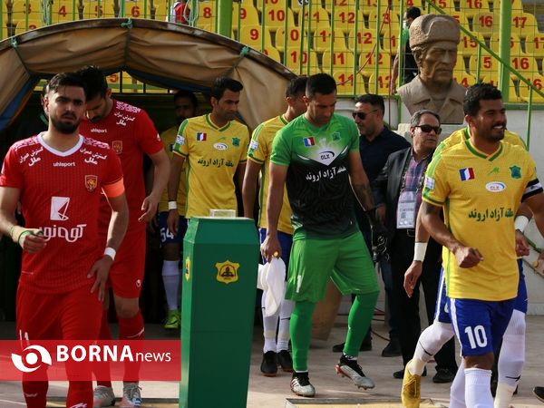 در حاشیه دیدار تیم های فوتبال صنعت نفت - شهر خودرو