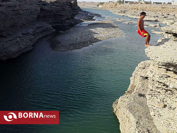 مسابقات شیرجه از صخره در شهرستان دلگان