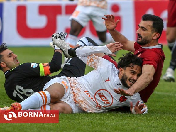 دیدار تیم های پدیده مشهد و مس رفسنجان