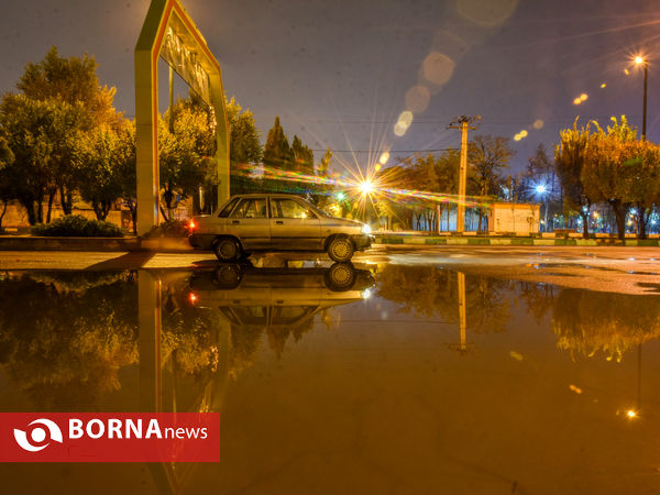 انعکاس نور در آب