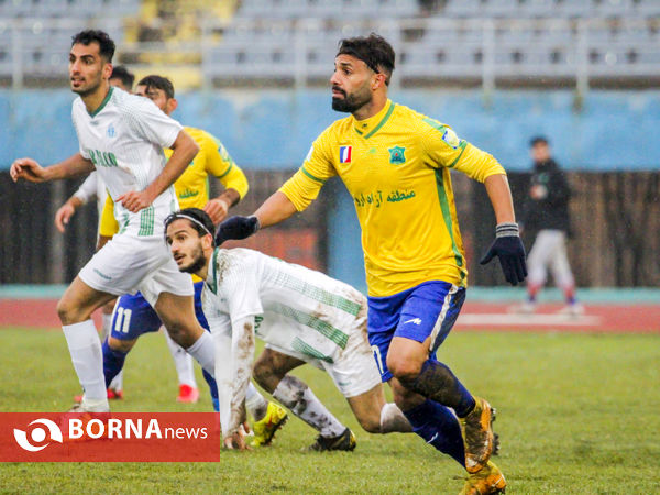 دیدار تیم های فوتبال آلومینیوم اراک - صنعت نفت آبادان