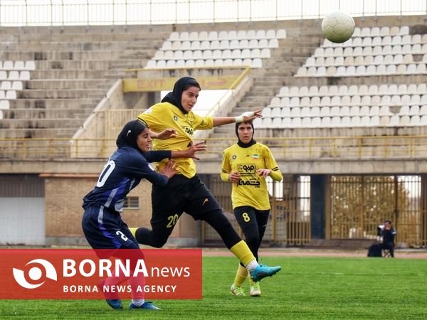 دیدار تیم های فوتبال سپاهان و پیکان البرز