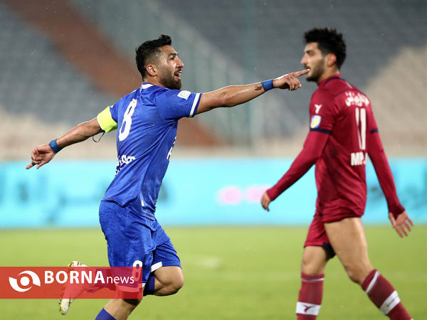 دیدار تیم های فوتبال استقلال - نساجی