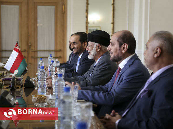 دیدار وزیر خارجه عمان با محمدجواد ظریف
