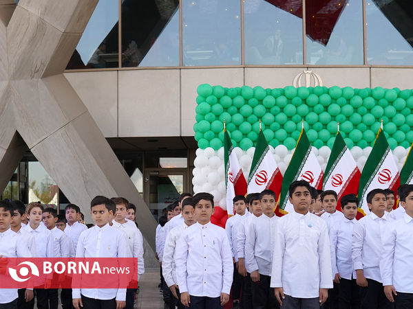 جشن جمهوری اسلامی ایران  در برج میلاد
