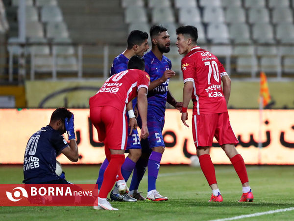 دیدار تیم های فوتبال پرسپولیس - هوادار