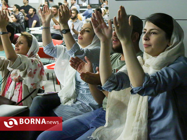 تماشای دیدار ایران-ازبکستان در مجتمع چارسو