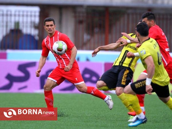 دیدار تیم های فوتبال سپیدرود رشت- پارس جنوبی جم