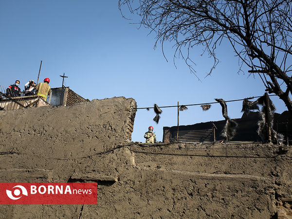 آتش سوزی انبار پنبه در خیابان مولوی تهران