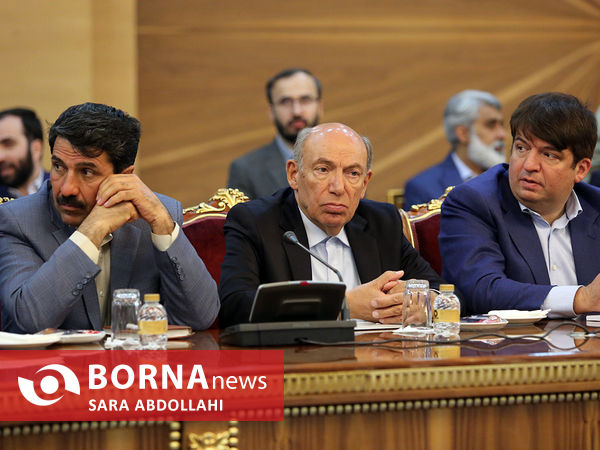 دیدار جمعی از تولیدکنندگان و کارآفرینان با رئیس جمهوری