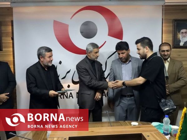 حضور استاندار همدان در خبرگزاری برنا همدان به مناسبت روز خبرنگار