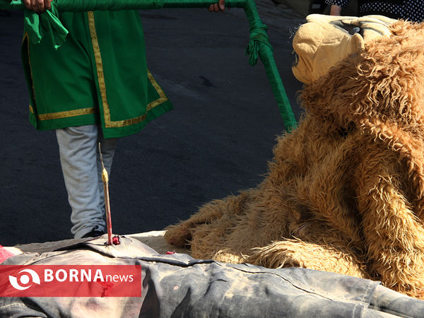 تعزیه گردانی در خیابان کارون تهران