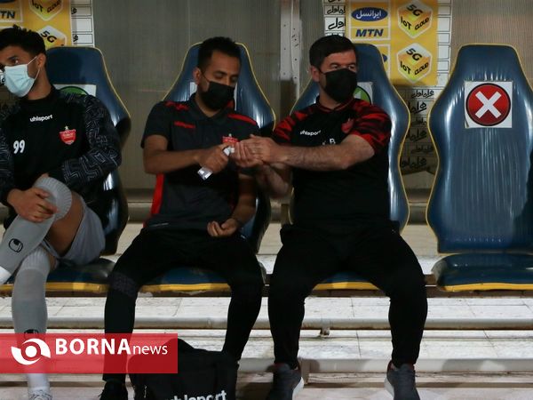 در حاشیه دیدار تیم های فوتبال صنعت نفت - پرسپولیس