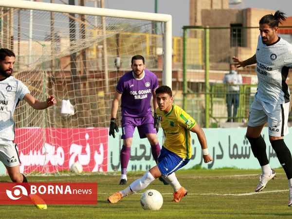 دیدار تیم های صنعت نفت - گل گهر