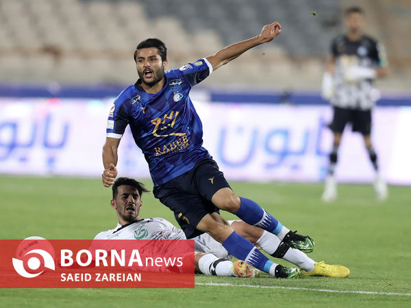 دیدار تیم های قوتبال استقلا ل۰ پیکان