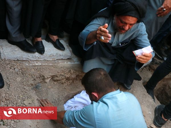 تشییع جانباختگان متروپل در آرامستان آبادان