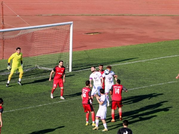 دیدار تیم‌های فوتبال سپیدرود رشت _  ویستاتوربین تهران