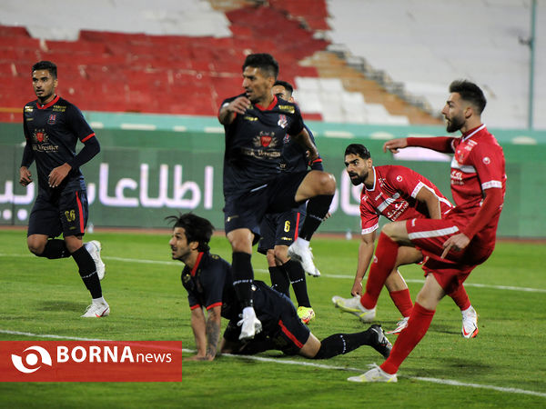 دیدار تیم های فوتبال پرسپولیس - نساجی