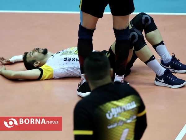 نیمه نهایی لیگ والیبال  ( فولاد سیرجان - سپاهان اصفهان )