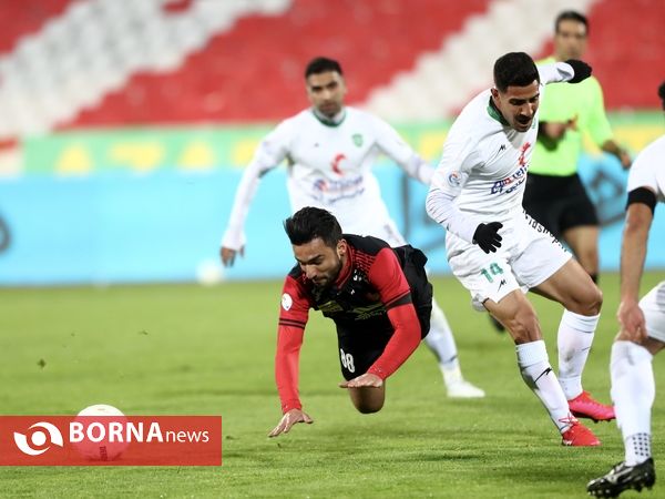 دیدار تیم های فوتبال  پرسپولیس - ماشین‌سازی