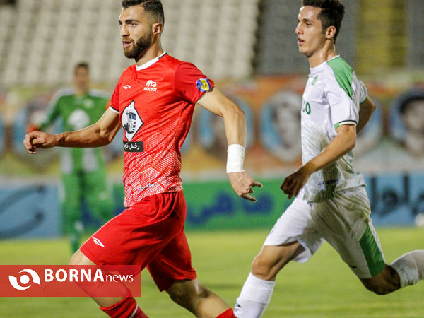 دیدار تیم های فوتبال آلومینیوم اراک-تراکتور سازی تبریز