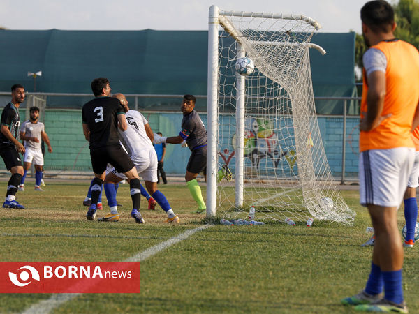 دیدار تیم های قشقایی شیراز و استقلال ملاثانی