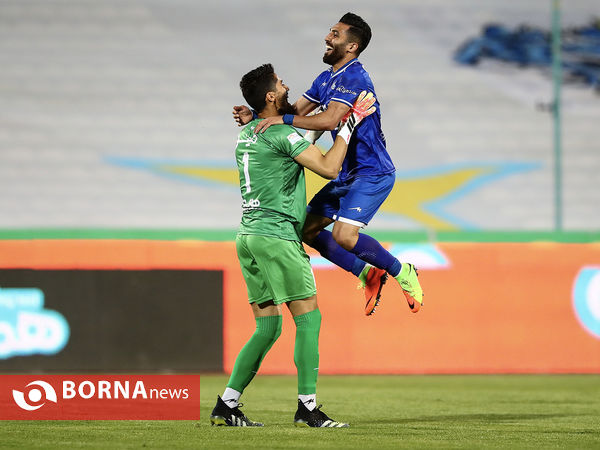 دیدار تیم های فوتبال استقلال - ذوب آهن