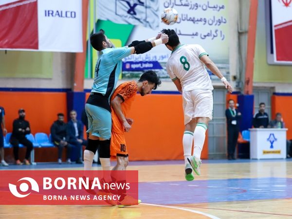 دیدار تیم های فوتسال آلومینیوم - تن تاک