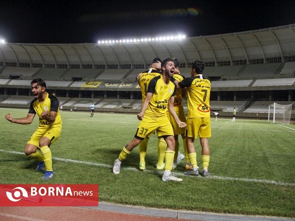 دیدار تیم‌های فجر شهید سپاسی شیراز و شاهین شهرداری بوشهر