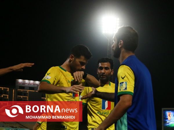 دیدار تیم های فوتبال صنعت نفت - مس رفسنجان