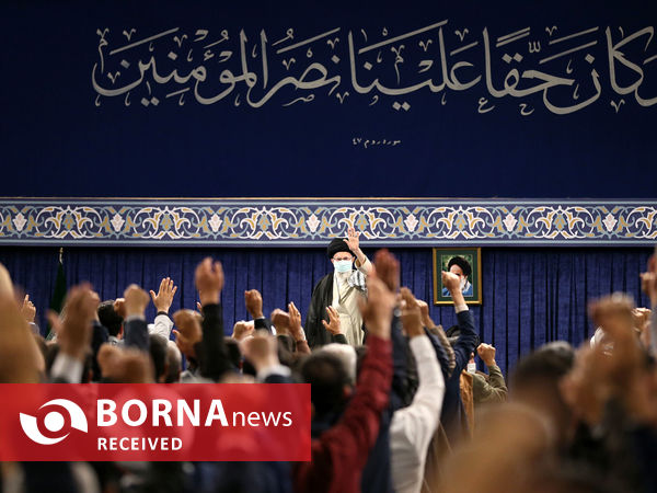 دیدار صدها نفر از مردم استان اصفهان با مقام معظم رهبری