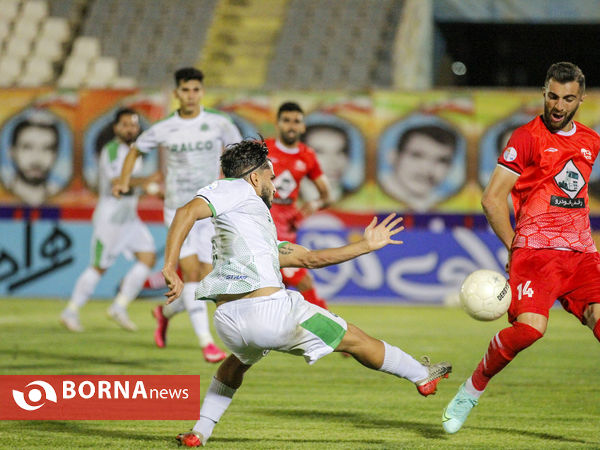 دیدار تیم های فوتبال آلومینیوم اراک-تراکتور سازی تبریز
