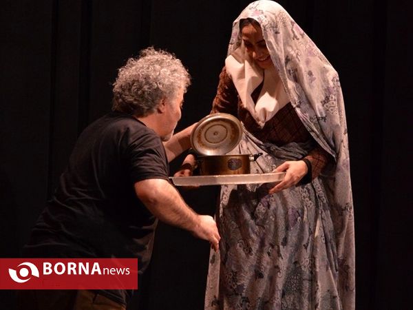 آيين افتتاح نمايش پاپری با حضور پيشکسوتان تئاتر و سينما در اصفهان