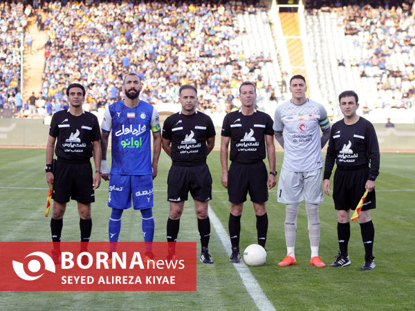 دیدار تیم های فوتبال استقلال 7 تراکتور 1